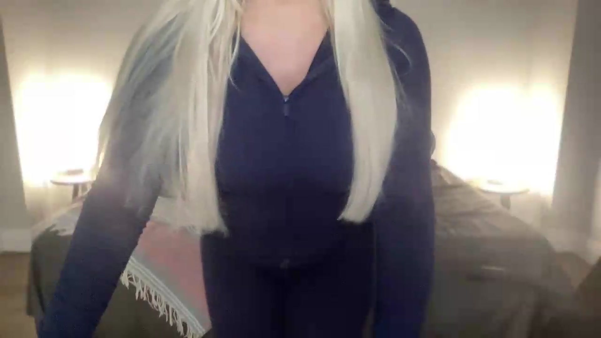 Gallery image thumbnail from eh1_Scarlett's myfreecams stream on, 08/17/2026, 06:43 image 8 of 20