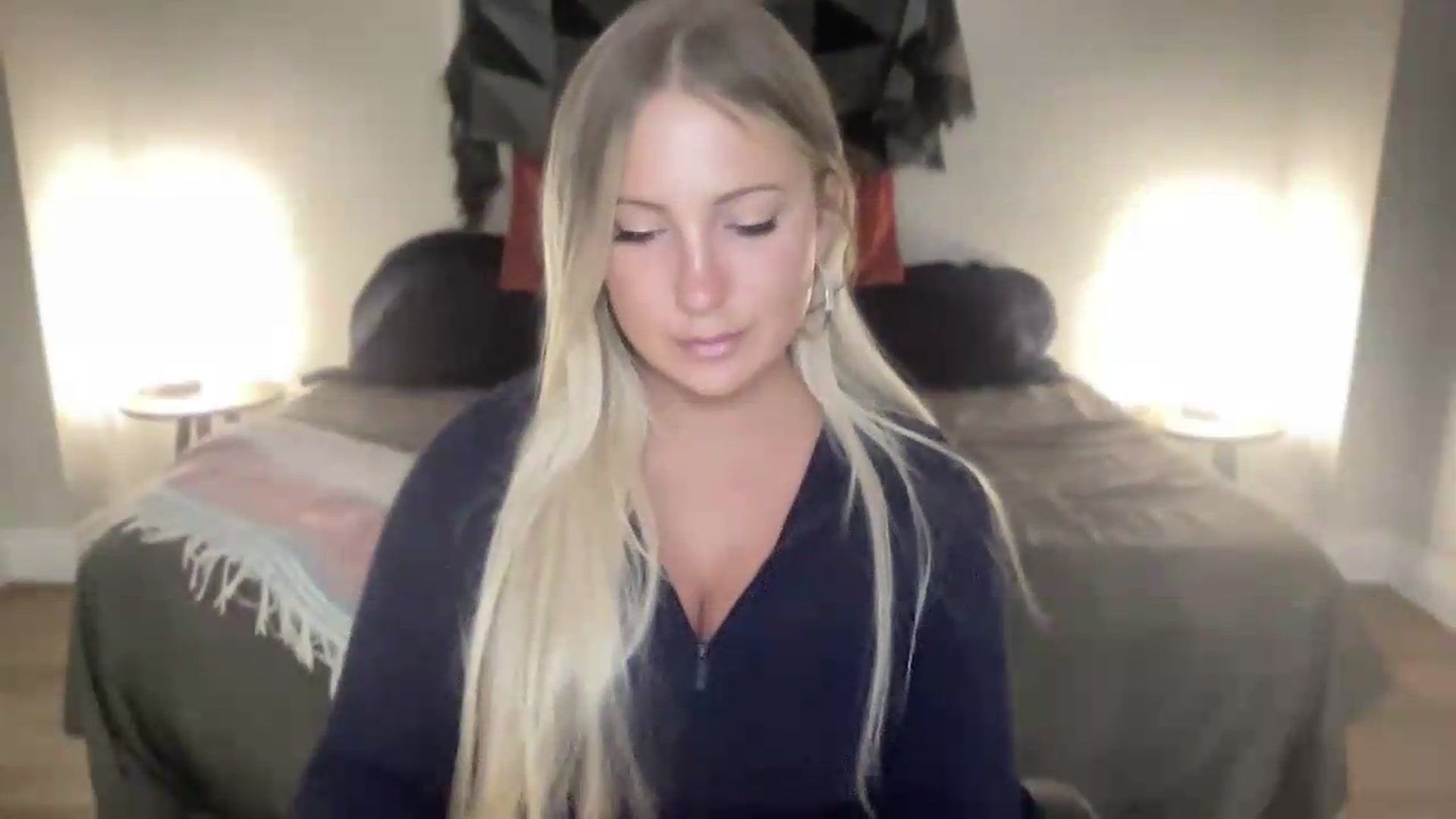Gallery image thumbnail from eh1_Scarlett's myfreecams stream on, 08/17/2026, 06:43 image 14 of 20
