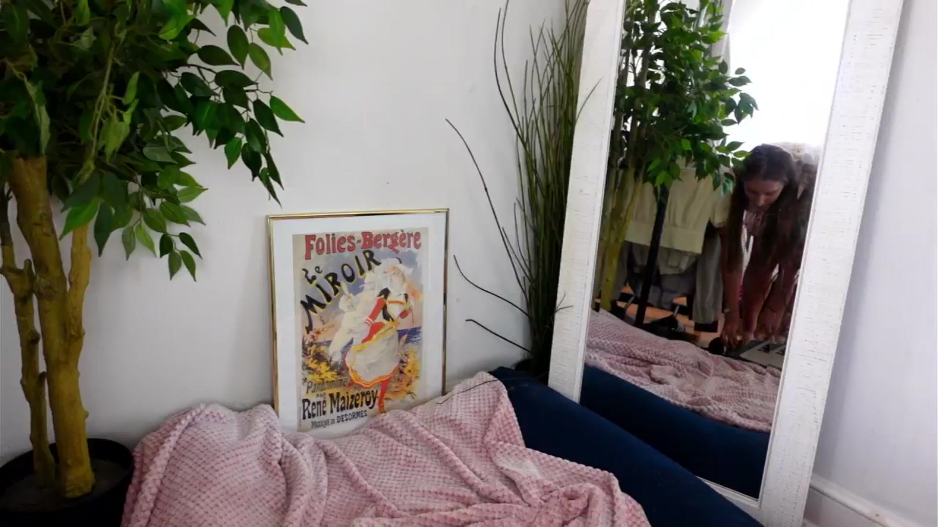 Gallery image thumbnail from el_xo's myfreecams stream on, 04/06/2025, 22:16 image 9 of 20