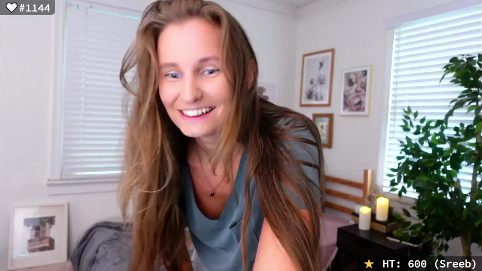 Gallery image thumbnail from el_xo's myfreecams stream on, 08/09/2025, 20:40 image 13 of 20
