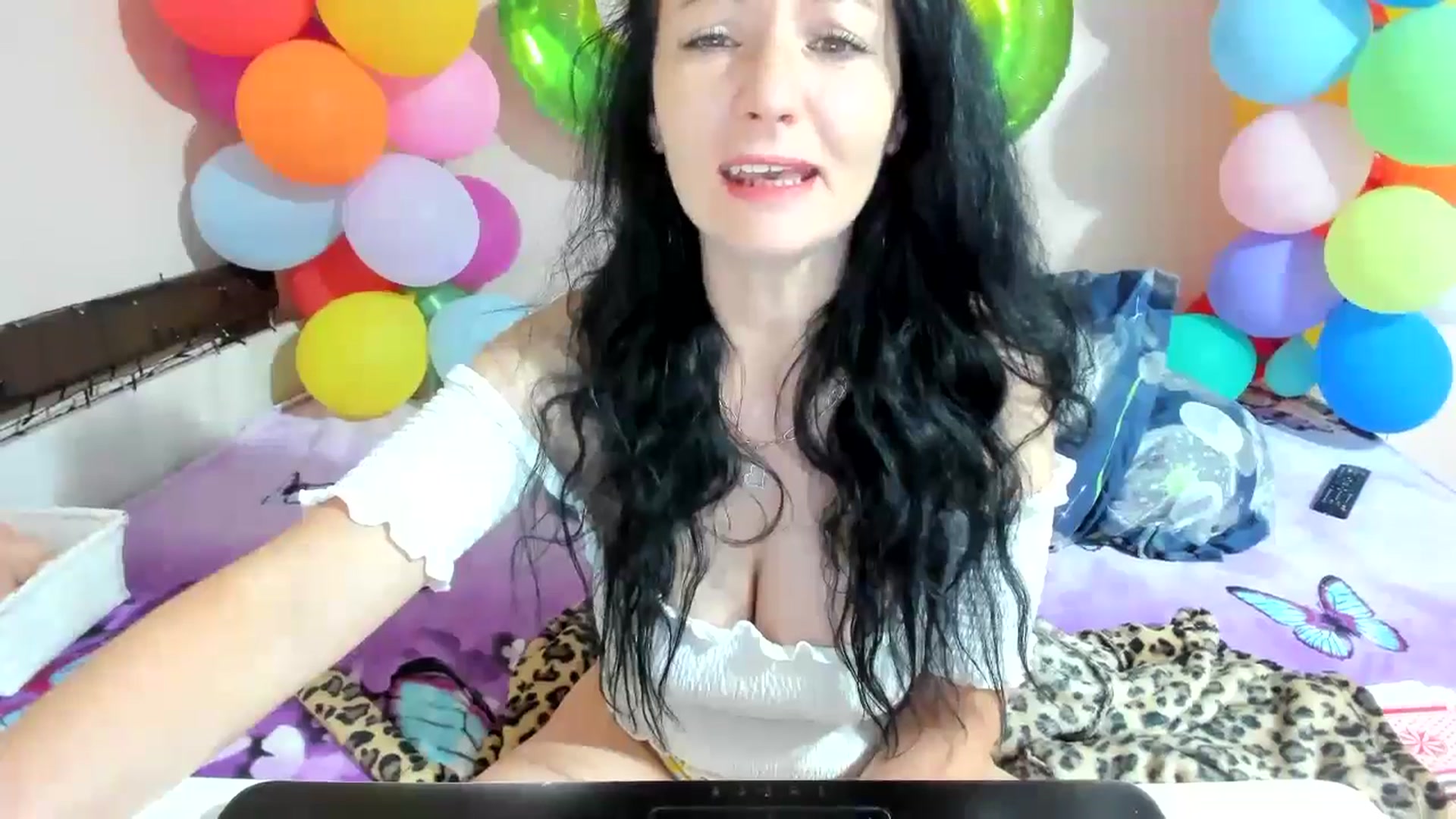 Gallery image thumbnail from elisha4ubbb's myfreecams stream on, 05/27/2024, 04:19 image 15 of 20