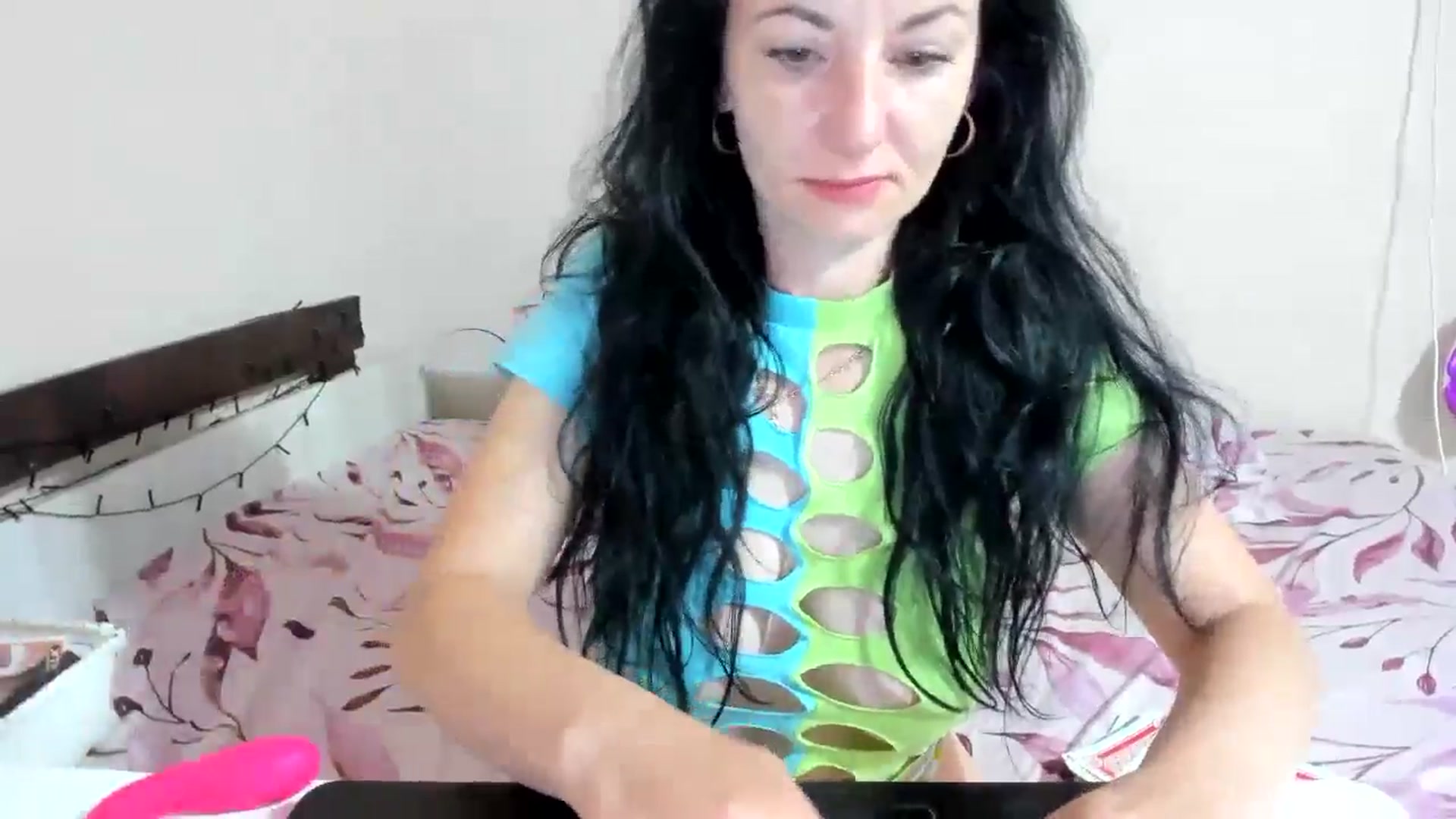 Gallery image thumbnail from elisha4ubbb's myfreecams stream on, 06/03/2024, 04:05 image 3 of 20