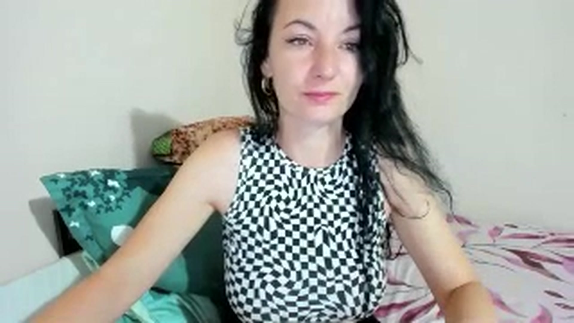 Gallery image thumbnail from elisha4ubbb's myfreecams stream on, 07/11/2024, 04:09 image 14 of 20