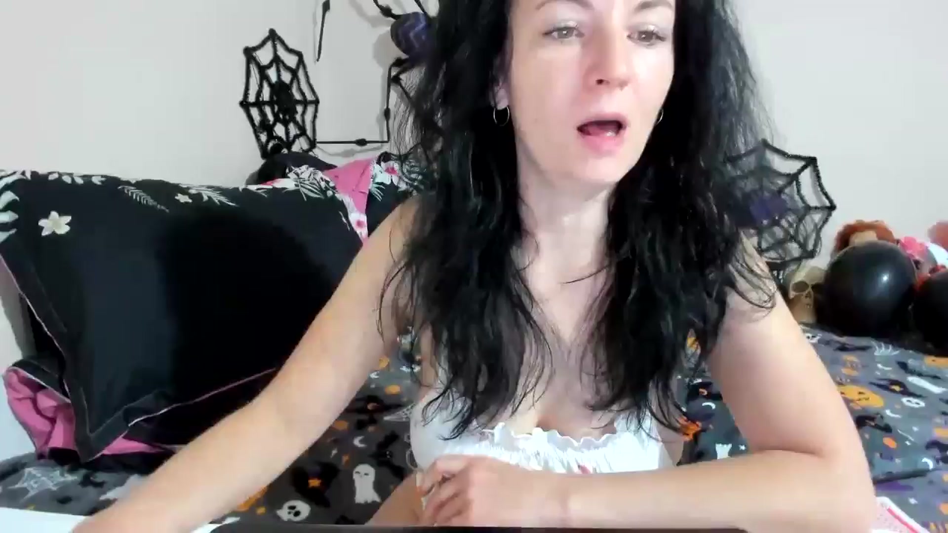 Gallery image thumbnail from elisha4ubbb's myfreecams stream on, 10/26/2024, 04:24 image 1 of 20