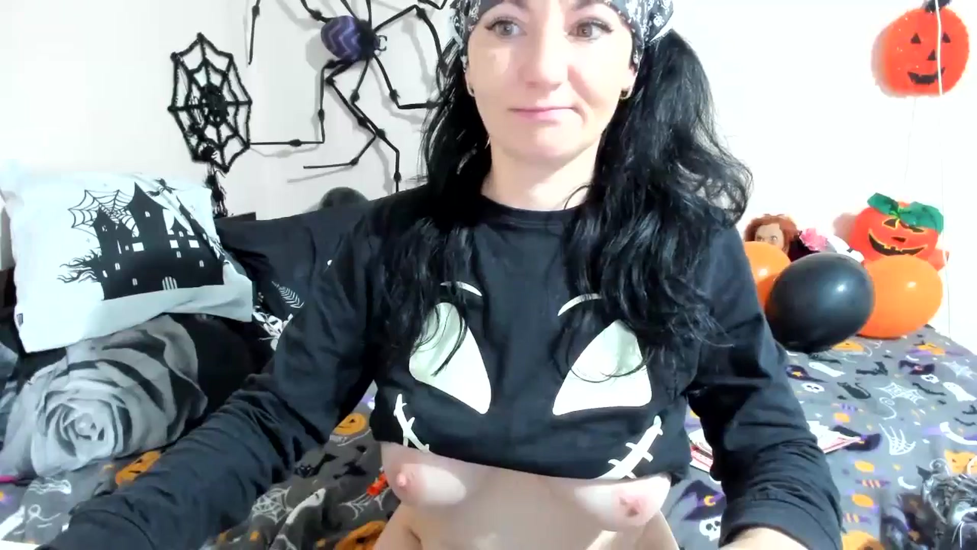 Gallery image thumbnail from elisha4ubbb's myfreecams stream on, 10/31/2024, 05:26 image 8 of 20