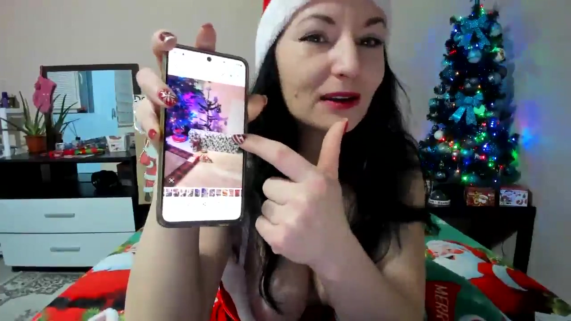 Gallery image thumbnail from elisha4ubbb's myfreecams stream on, 12/25/2024, 04:40 image 10 of 20
