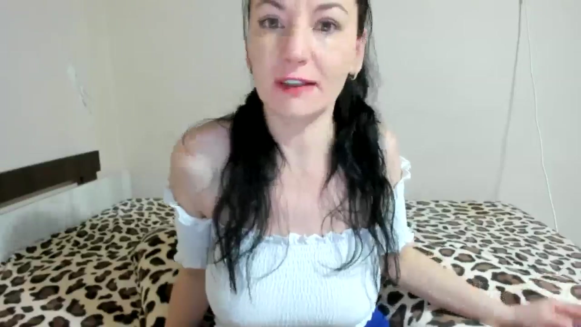 Gallery image thumbnail from elisha4ubbb's myfreecams stream on, 01/08/2025, 04:30 image 3 of 20