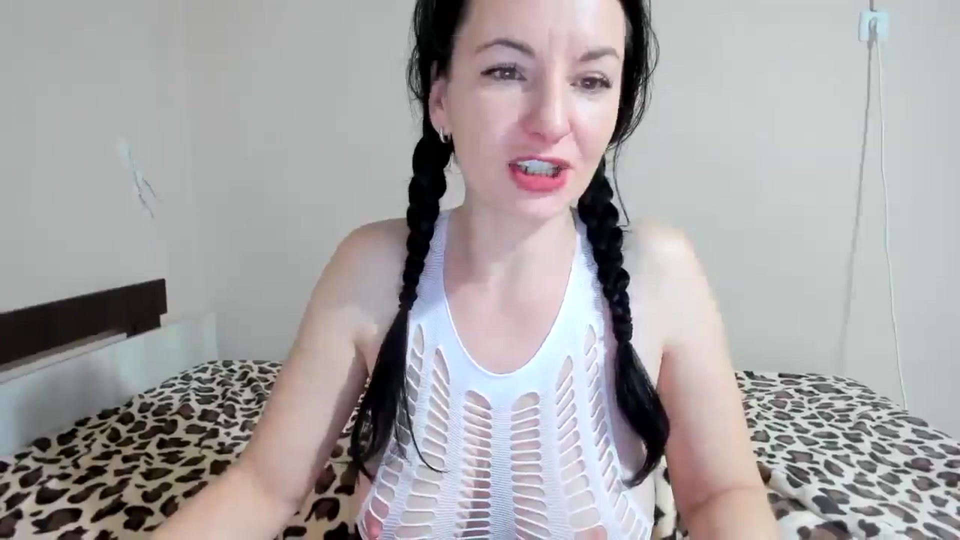 Gallery image thumbnail from elisha4ubbb's myfreecams stream on, 01/25/2025, 04:40 image 19 of 20