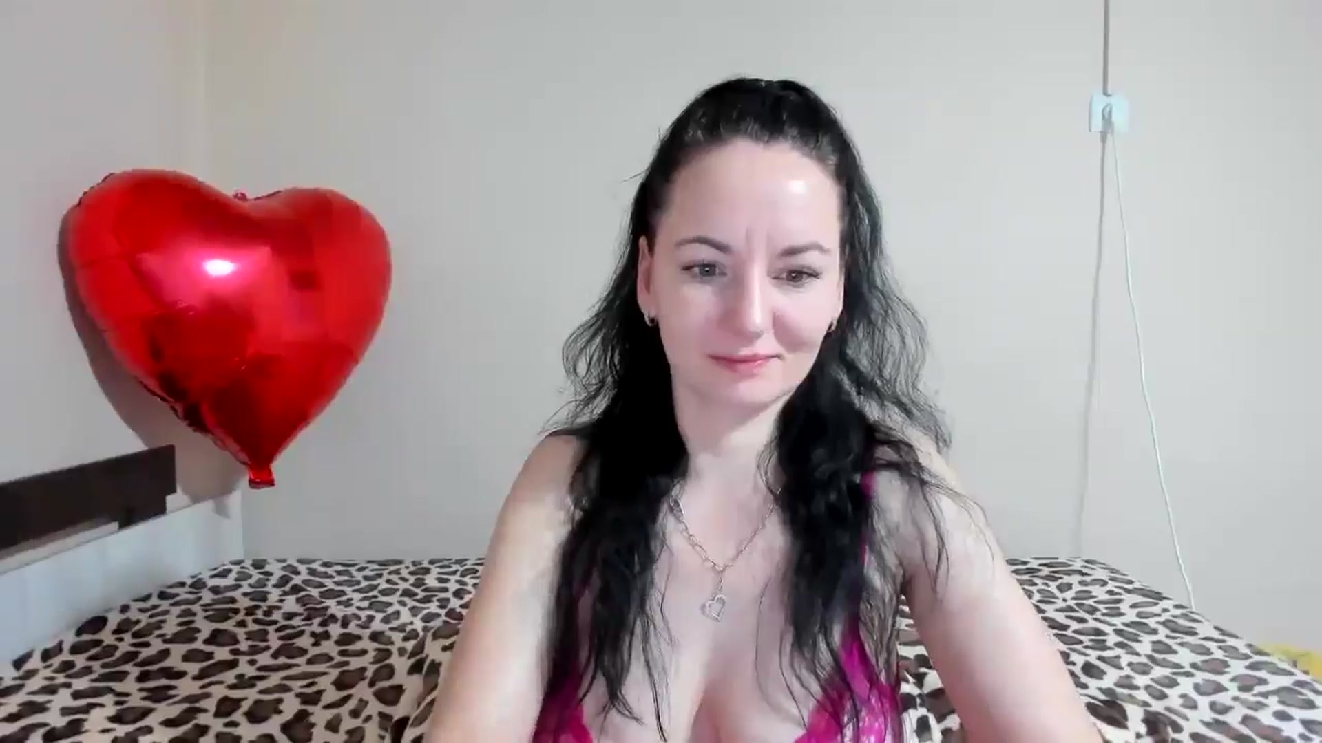 Gallery image thumbnail from elisha4ubbb's myfreecams stream on, 01/31/2025, 05:03 image 16 of 20