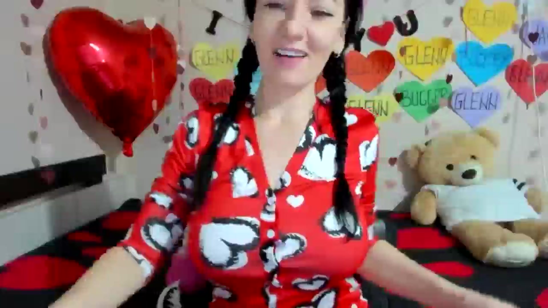 Gallery image thumbnail from elisha4ubbb's myfreecams stream on, 02/19/2025, 04:26 image 6 of 20