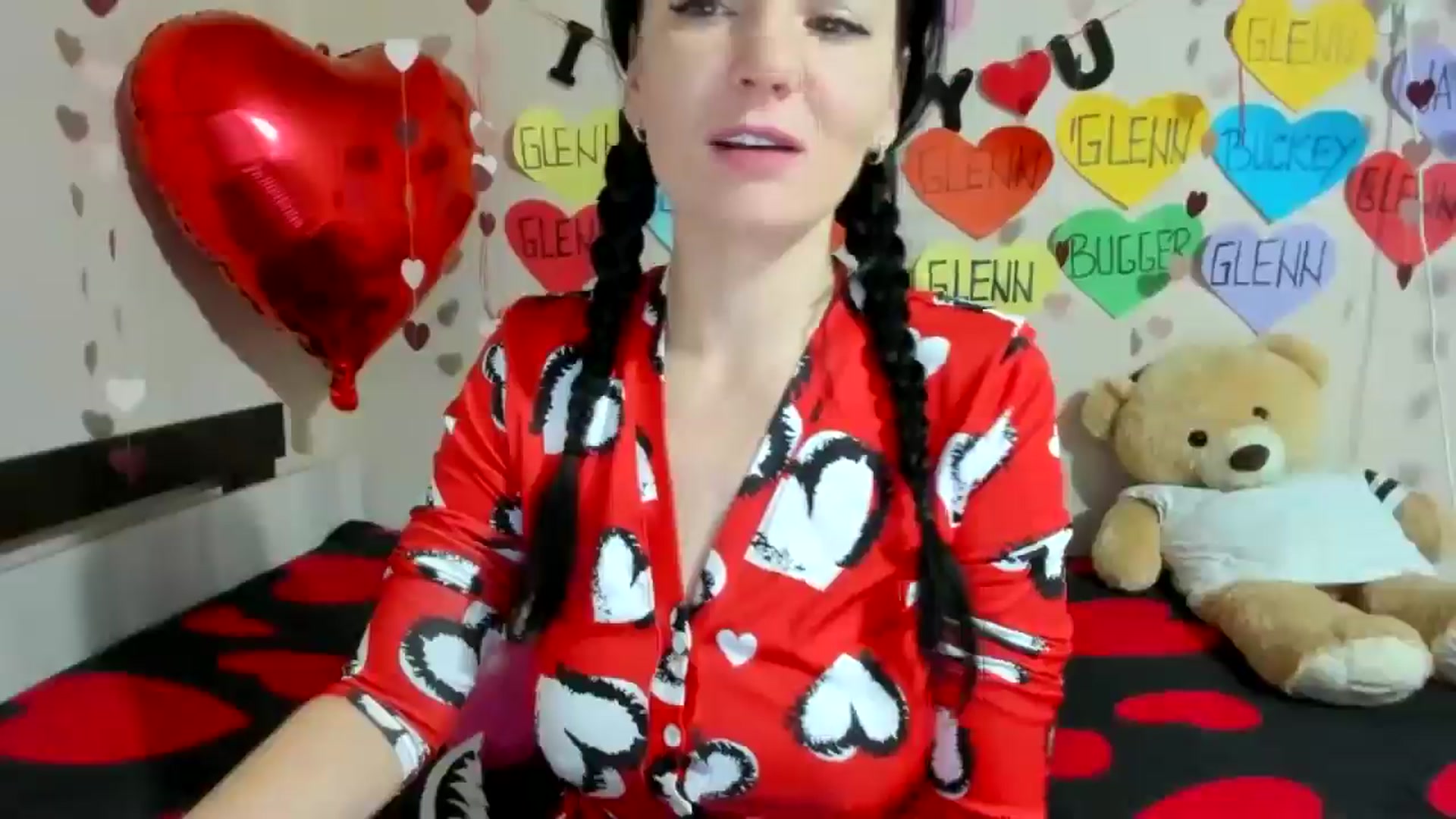 Gallery image thumbnail from elisha4ubbb's myfreecams stream on, 02/19/2025, 04:26 image 7 of 20
