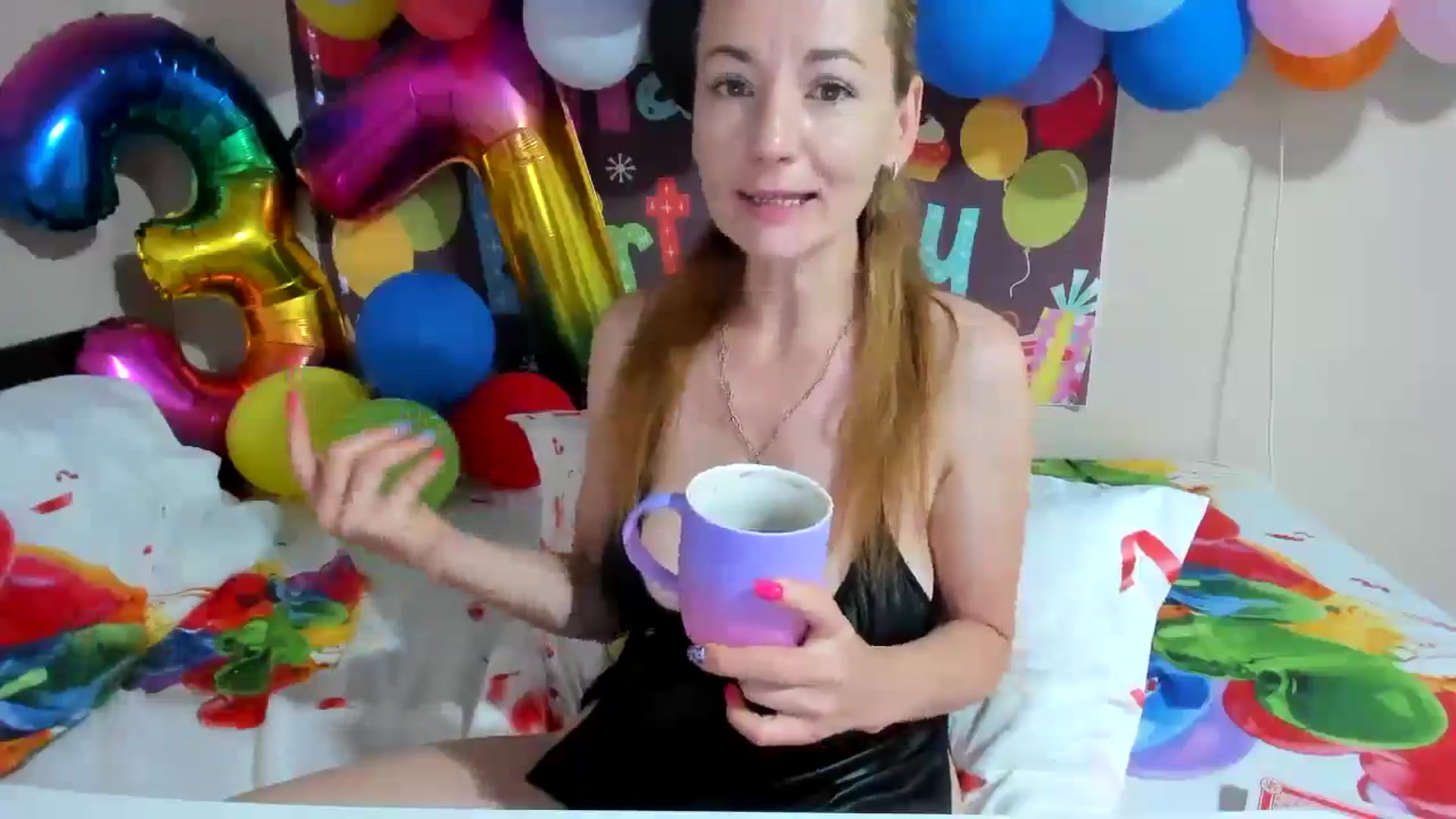 Gallery image thumbnail from elisha4ubbb's myfreecams stream on, 06/03/2025, 03:37 image 9 of 20