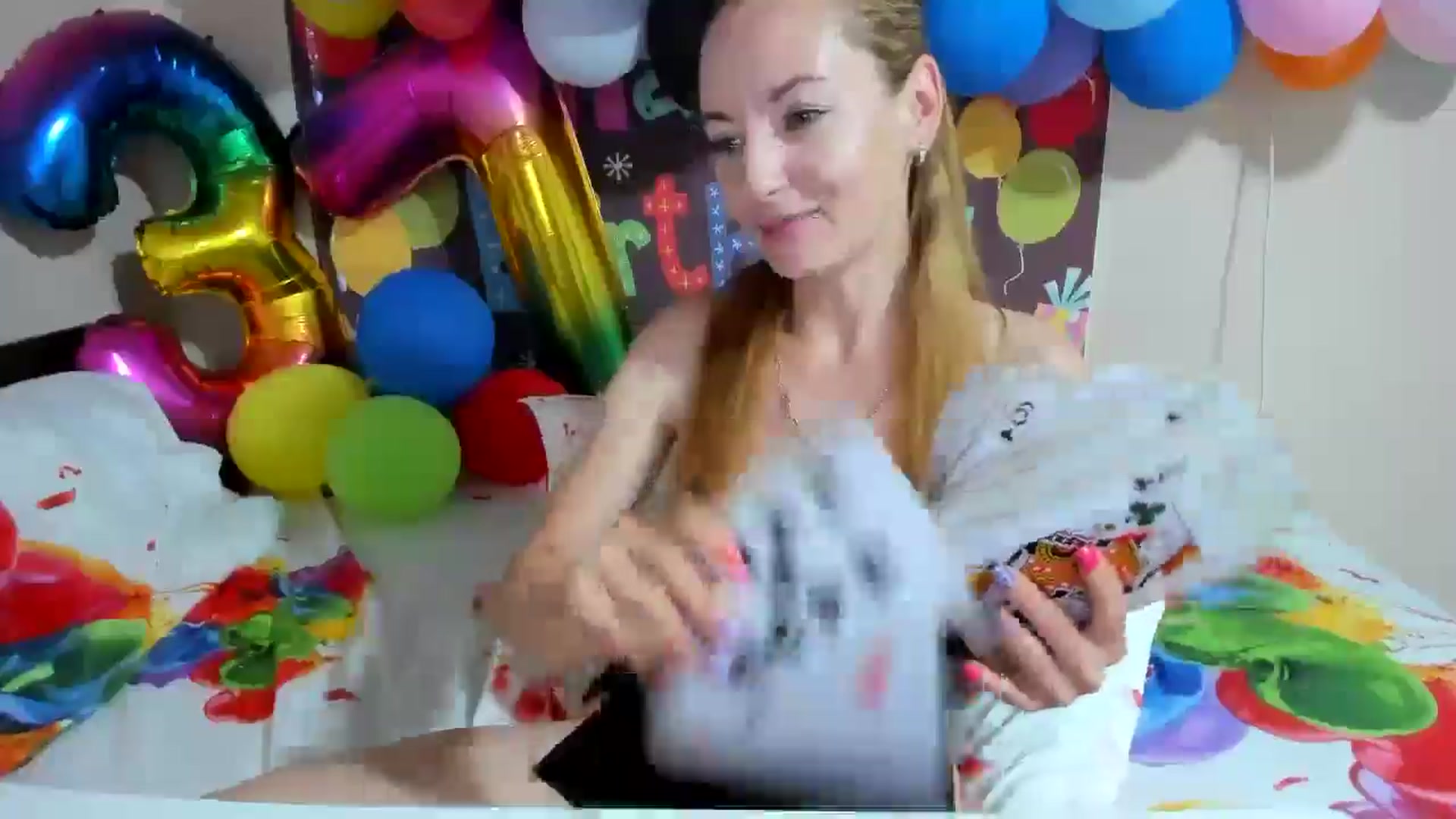 Gallery image thumbnail from elisha4ubbb's myfreecams stream on, 06/03/2025, 03:37 image 12 of 20