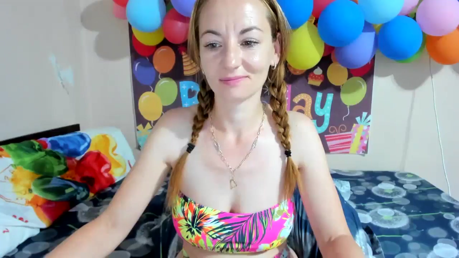Gallery image thumbnail from elisha4ubbb's myfreecams stream on, 06/04/2025, 03:37 image 15 of 20