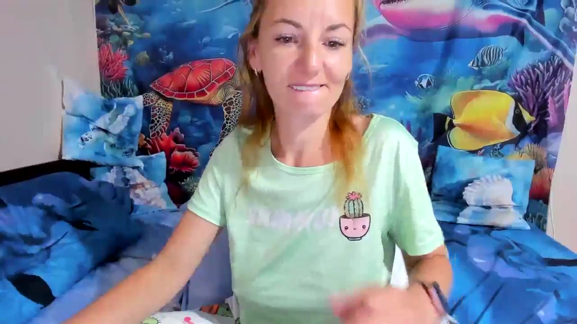 Gallery image thumbnail from elisha4ubbb's myfreecams stream on, 06/15/2025, 03:57 image 2 of 20