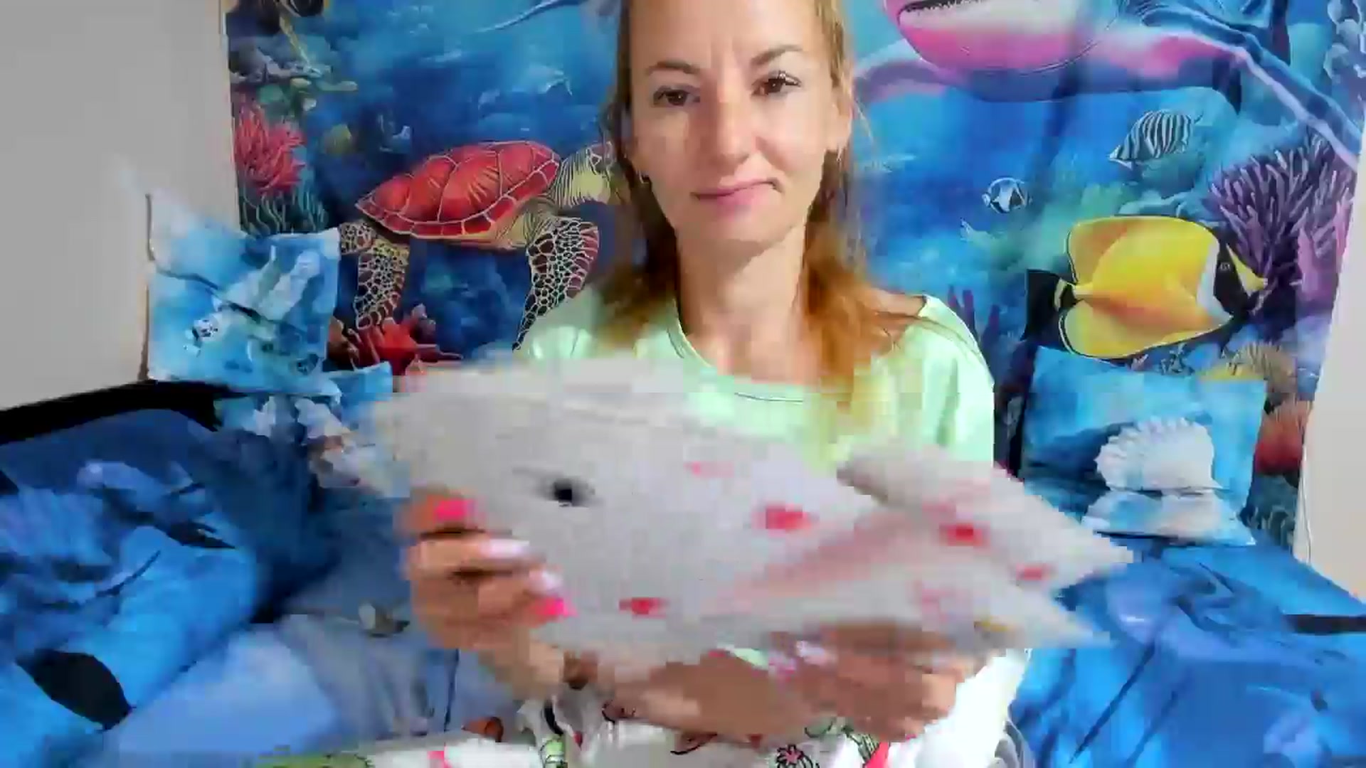 Gallery image thumbnail from elisha4ubbb's myfreecams stream on, 06/15/2025, 03:57 image 19 of 20