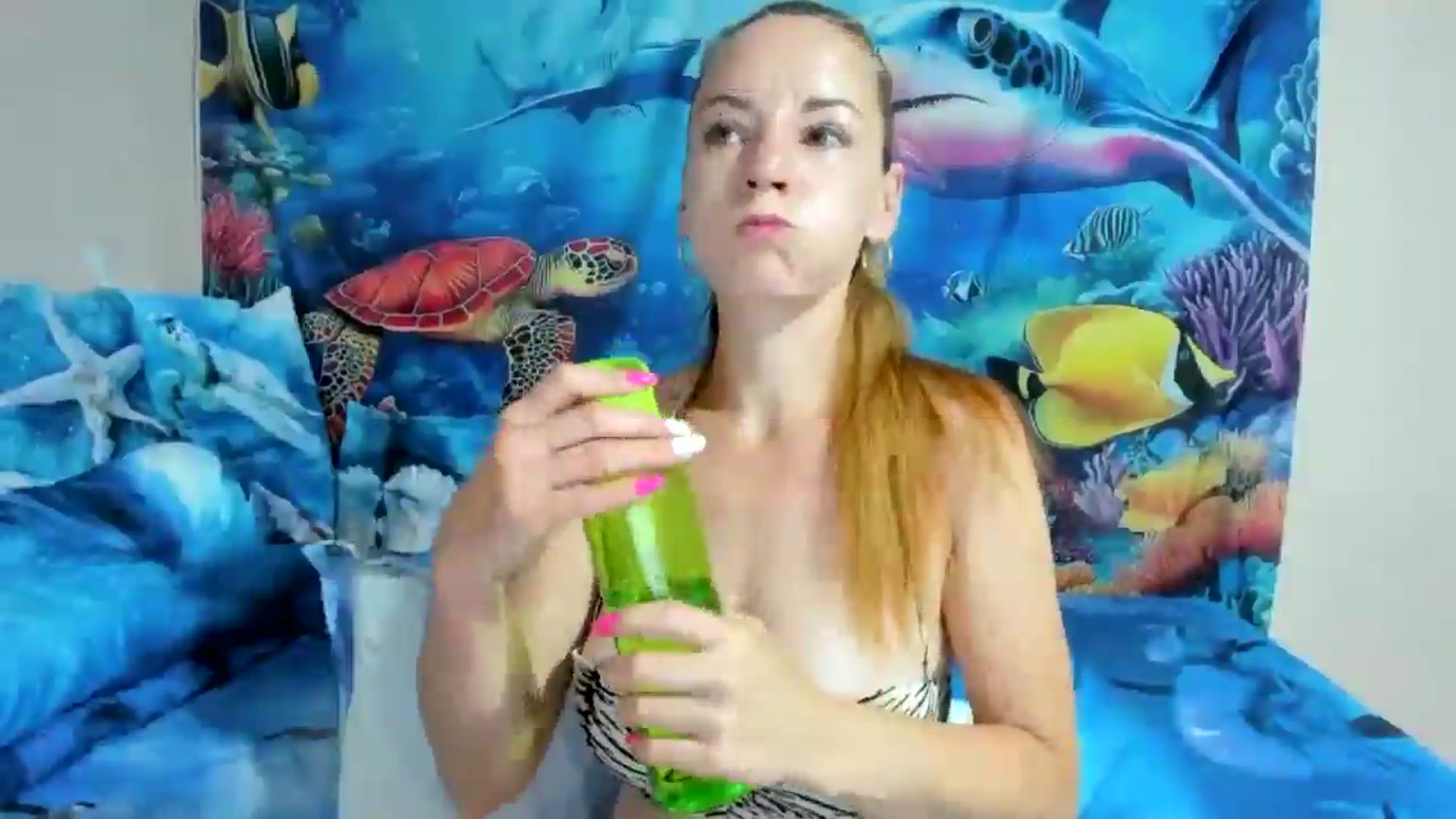 Gallery image thumbnail from elisha4ubbb's myfreecams stream on, 06/25/2025, 03:31 image 17 of 20