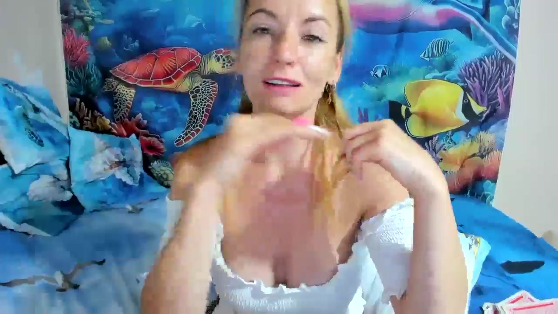 Gallery image thumbnail from elisha4ubbb's myfreecams stream on, 07/01/2025, 04:09 image 11 of 20