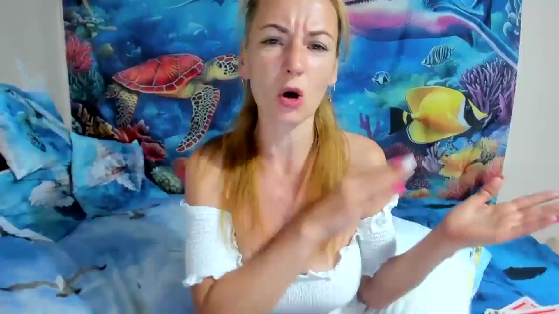 Gallery image thumbnail from elisha4ubbb's myfreecams stream on, 07/01/2025, 04:09 image 10 of 20