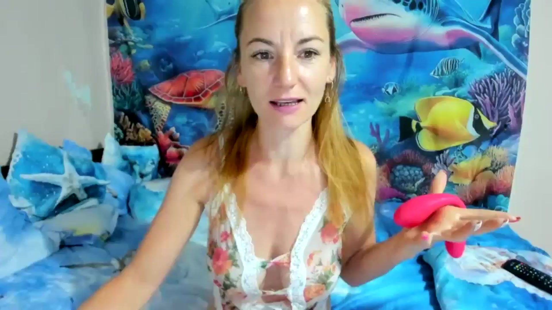 Gallery image thumbnail from elisha4ubbb's myfreecams stream on, 07/02/2025, 03:21 image 1 of 20