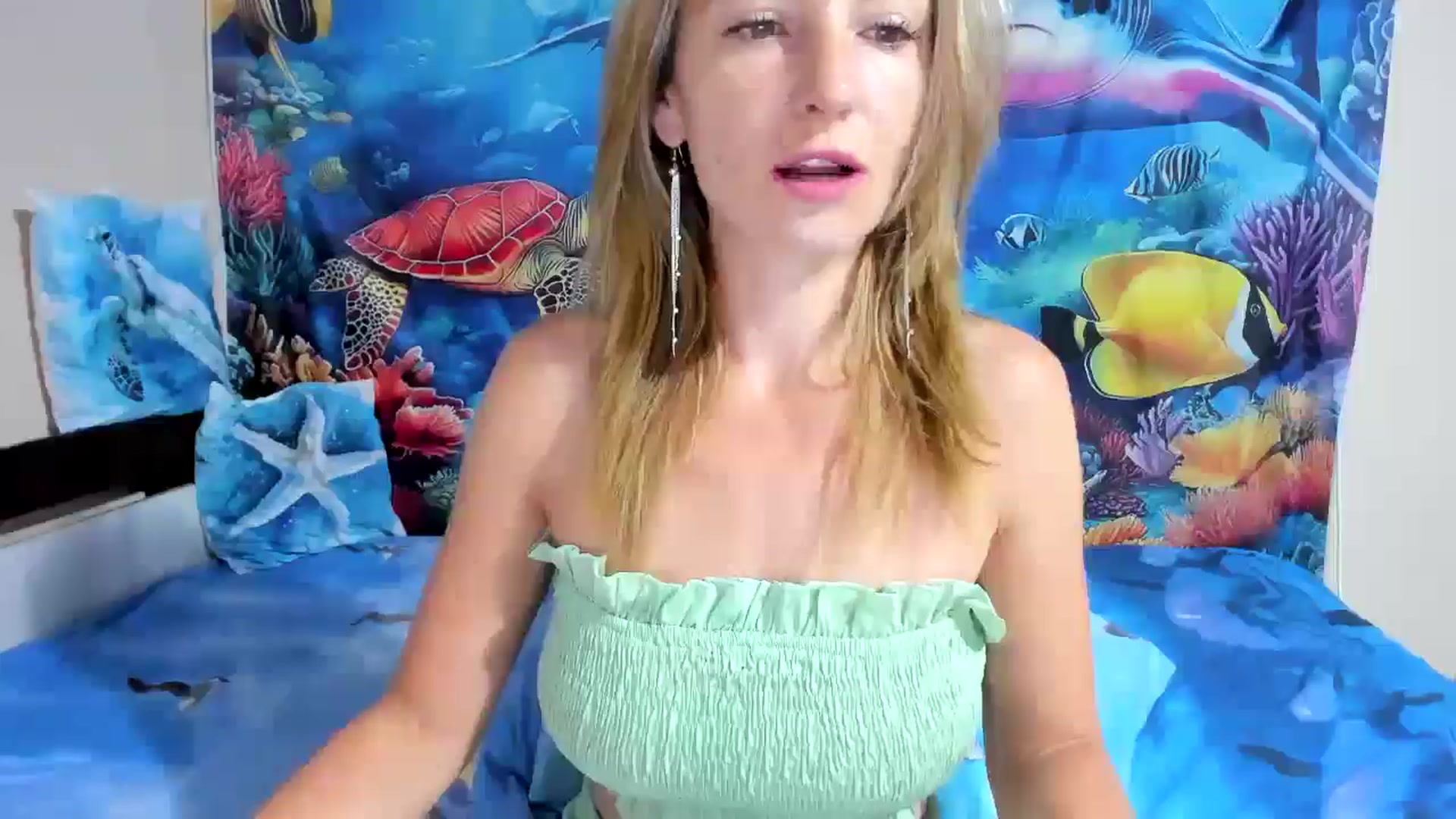Gallery image thumbnail from elisha4ubbb's myfreecams stream on, 07/23/2025, 03:25 image 19 of 20