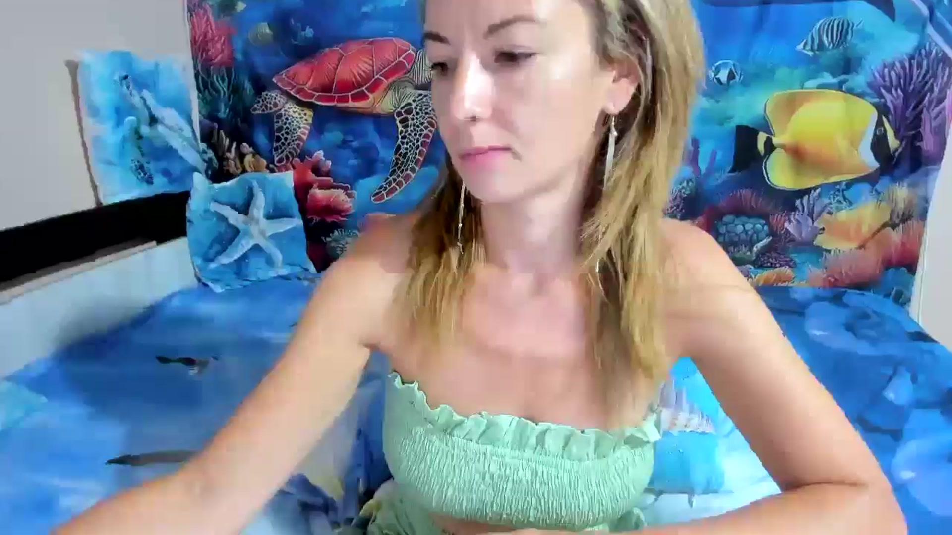 Gallery image thumbnail from elisha4ubbb's myfreecams stream on, 07/23/2025, 04:00 image 8 of 20