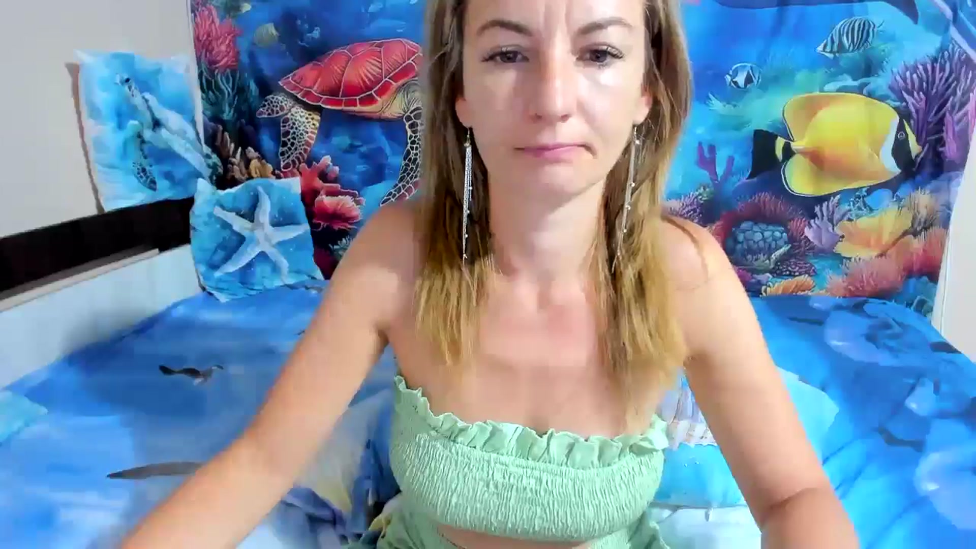 Gallery image thumbnail from elisha4ubbb's myfreecams stream on, 07/23/2025, 04:00 image 11 of 20