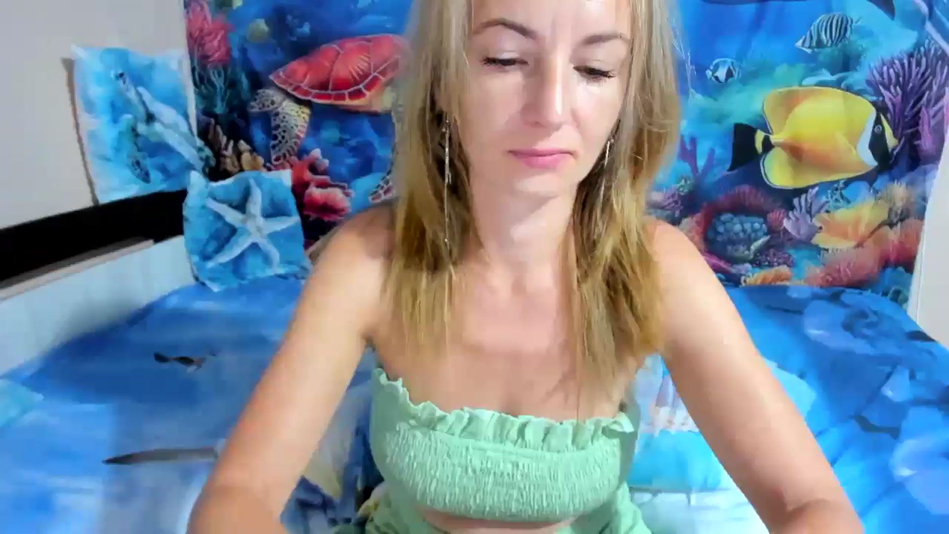 Gallery image thumbnail from elisha4ubbb's myfreecams stream on, 07/23/2025, 04:00 image 5 of 20