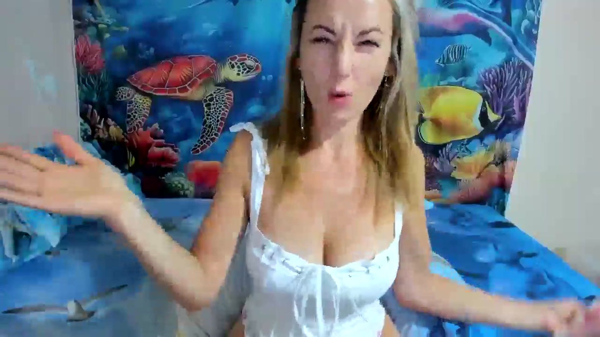 Gallery image thumbnail from elisha4ubbb's myfreecams stream on, 08/11/2025, 04:13 image 8 of 20