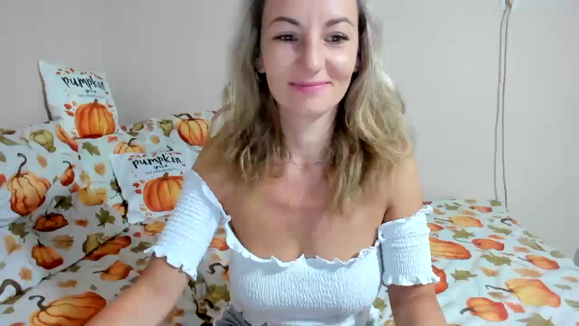 Gallery image thumbnail from elisha4ubbb's myfreecams stream on, 09/06/2025, 03:33 image 17 of 20