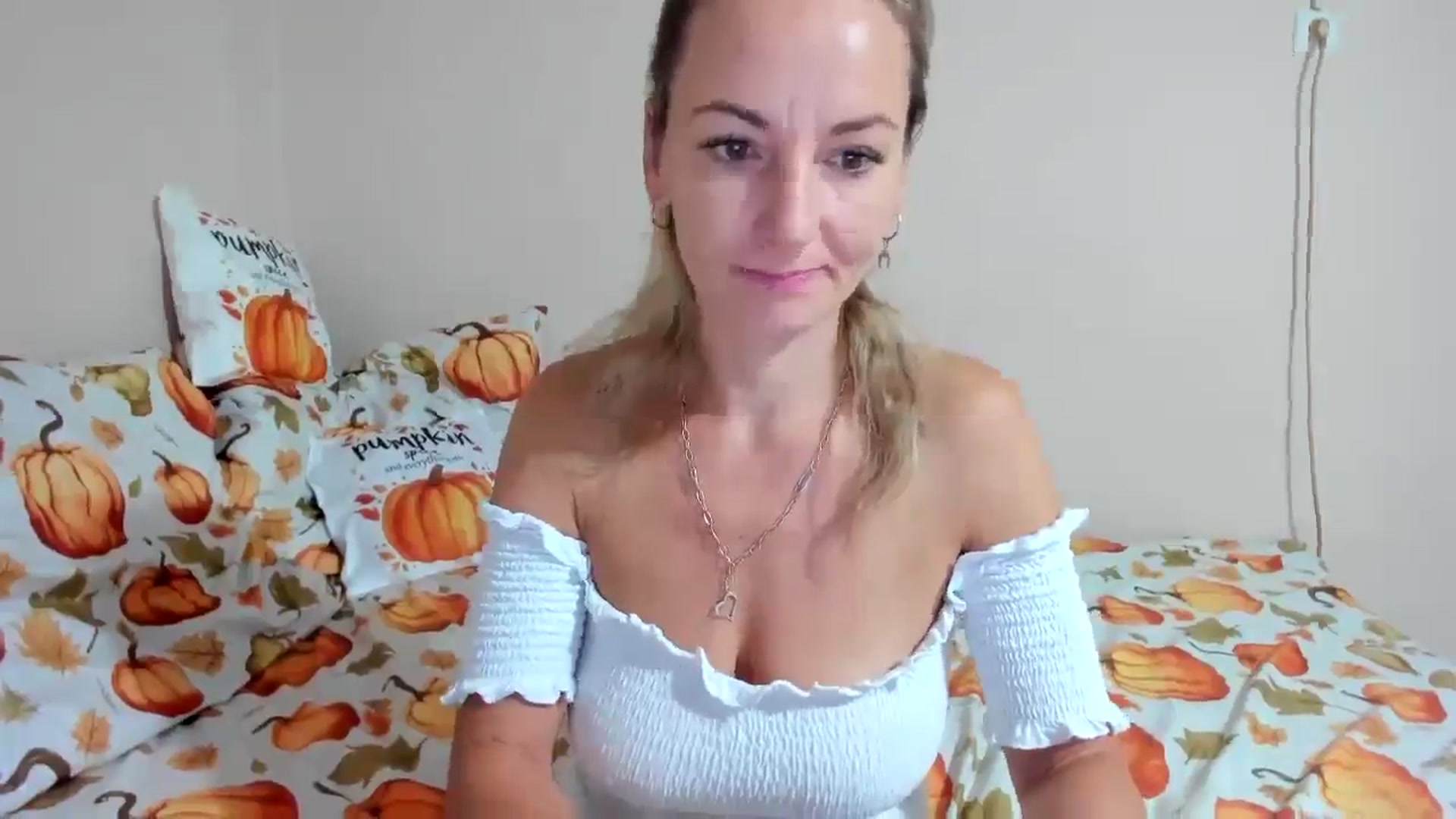 Gallery image thumbnail from elisha4ubbb's myfreecams stream on, 09/06/2025, 04:01 image 20 of 20