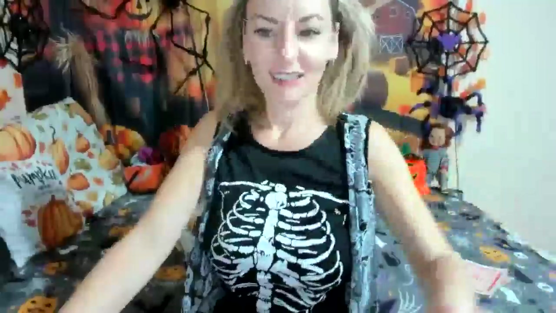Gallery image thumbnail from elisha4ubbb's myfreecams stream on, 10/31/2025, 04:21 image 19 of 20