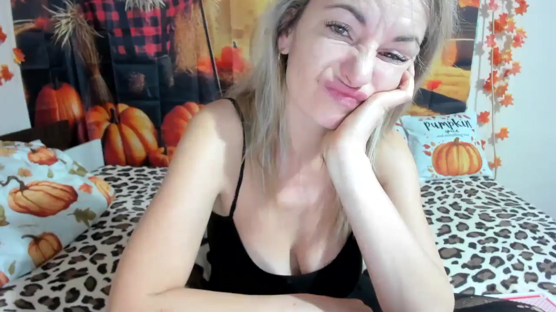 Gallery image thumbnail from elisha4ubbb's myfreecams stream on, 11/18/2025, 05:04 image 18 of 20