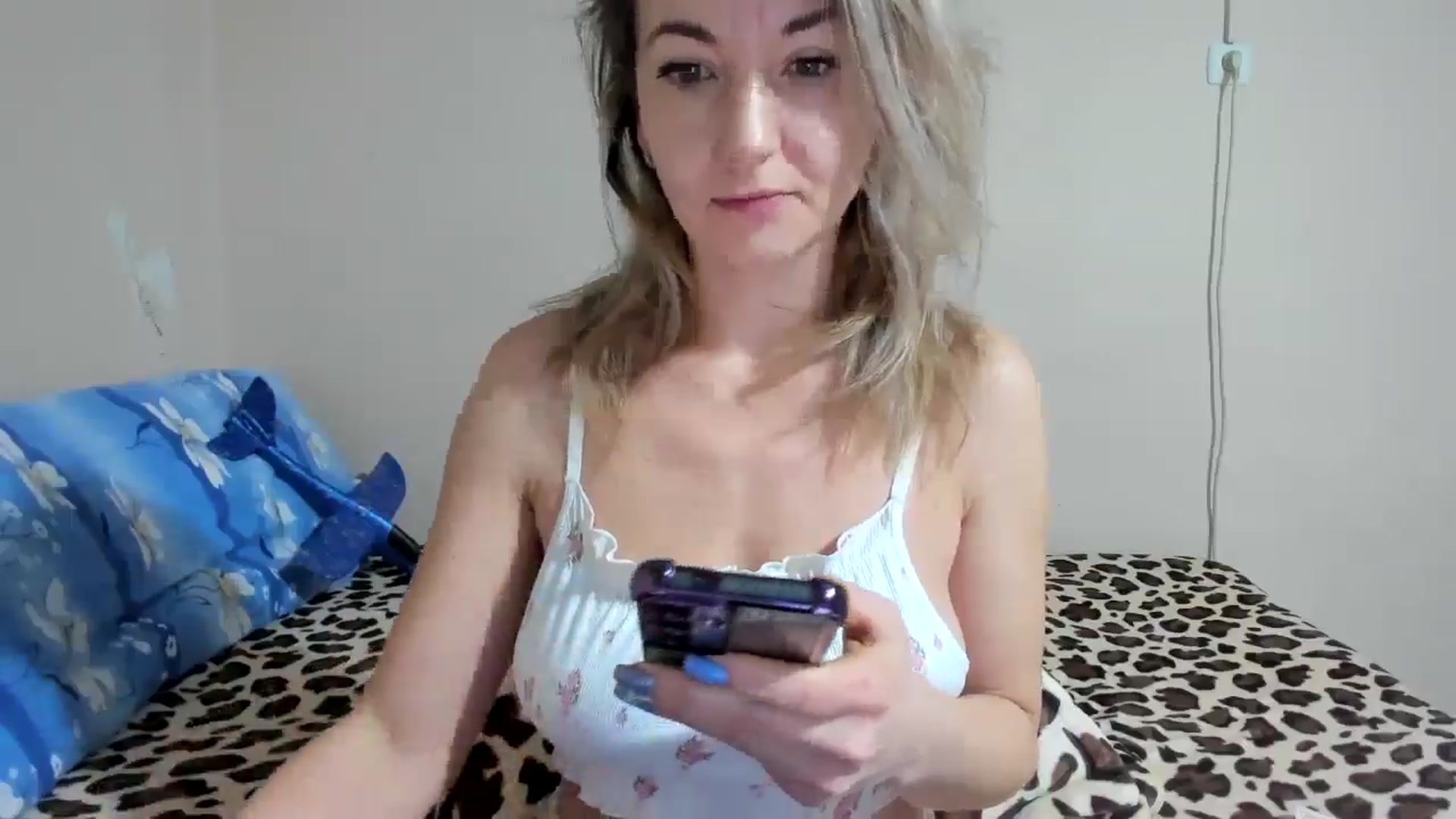 Gallery image thumbnail from elisha4ubbb's myfreecams stream on, 01/30/2026, 04:31 image 4 of 20