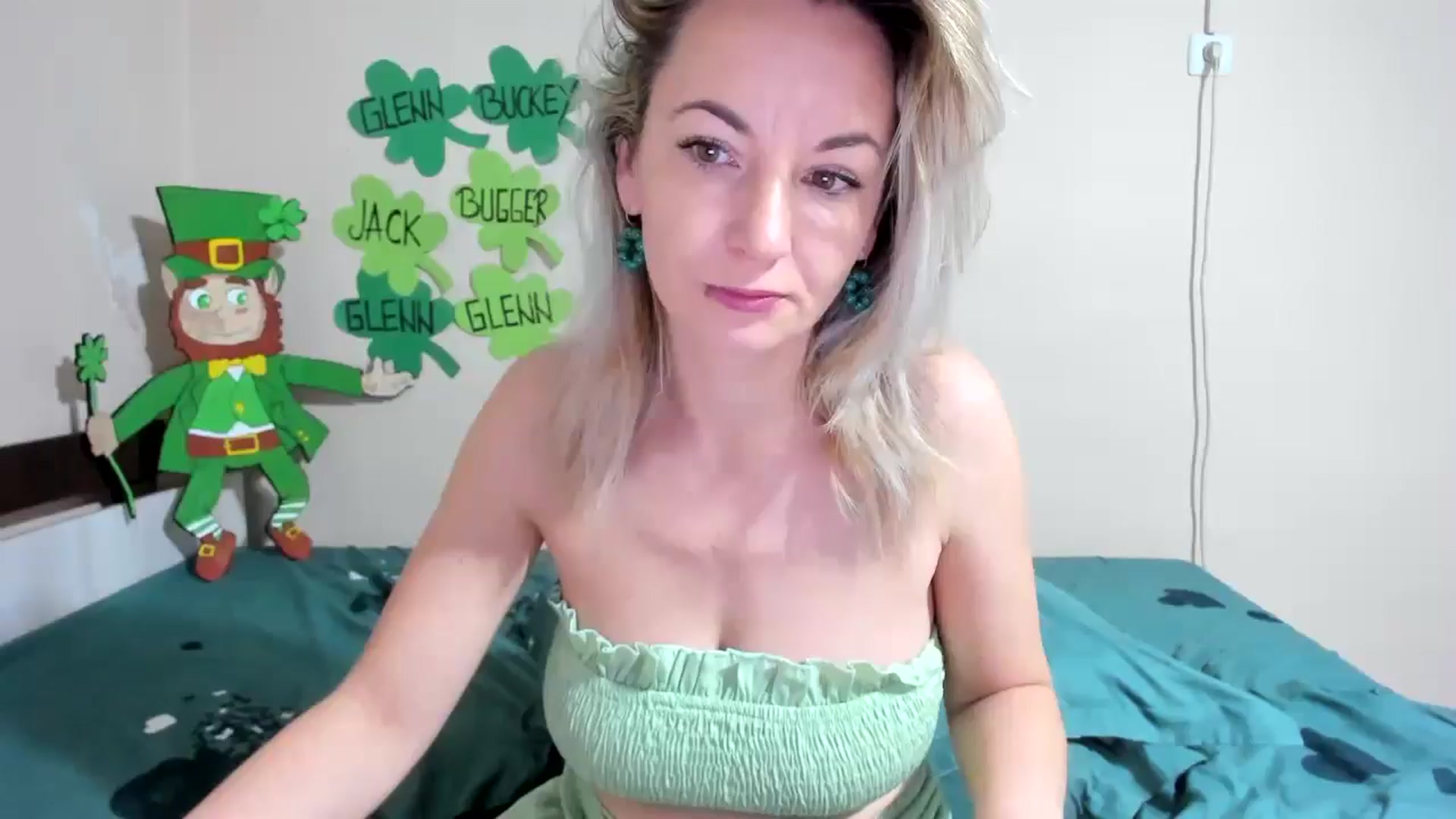 Gallery image thumbnail from elisha4ubbb's myfreecams stream on, 03/15/2026, 04:29 image 1 of 20