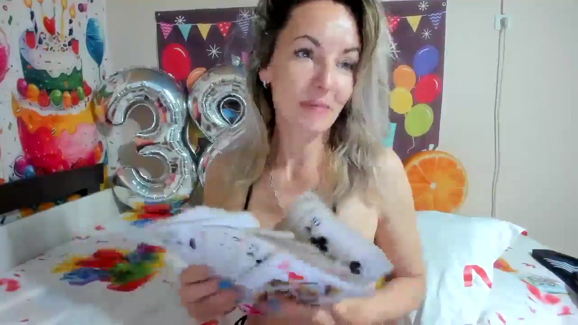 Gallery image thumbnail from elisha4ubbb's myfreecams stream on, 05/10/2026, 03:50 image 13 of 20