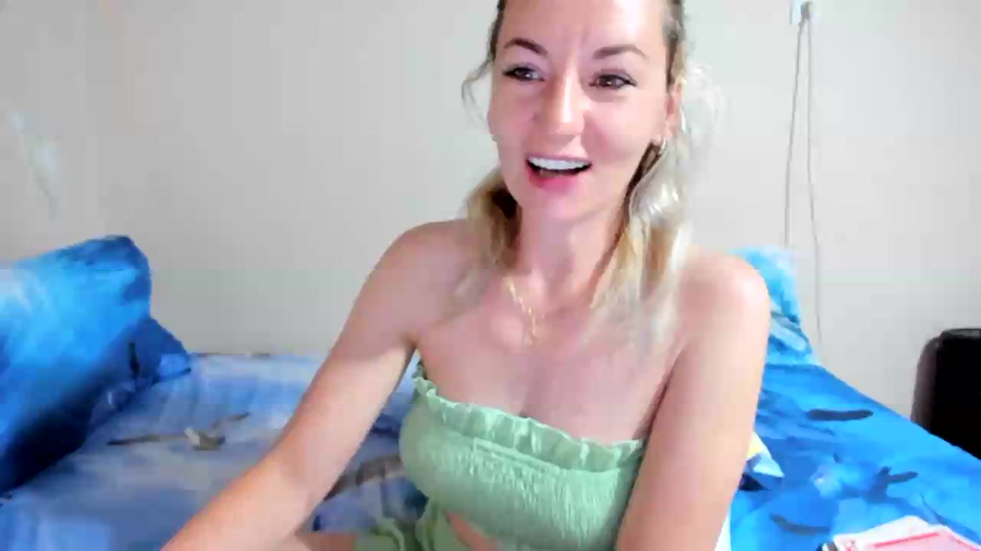 Gallery image thumbnail from elisha4ubbb's myfreecams stream on, 06/03/2026, 03:24 image 17 of 20