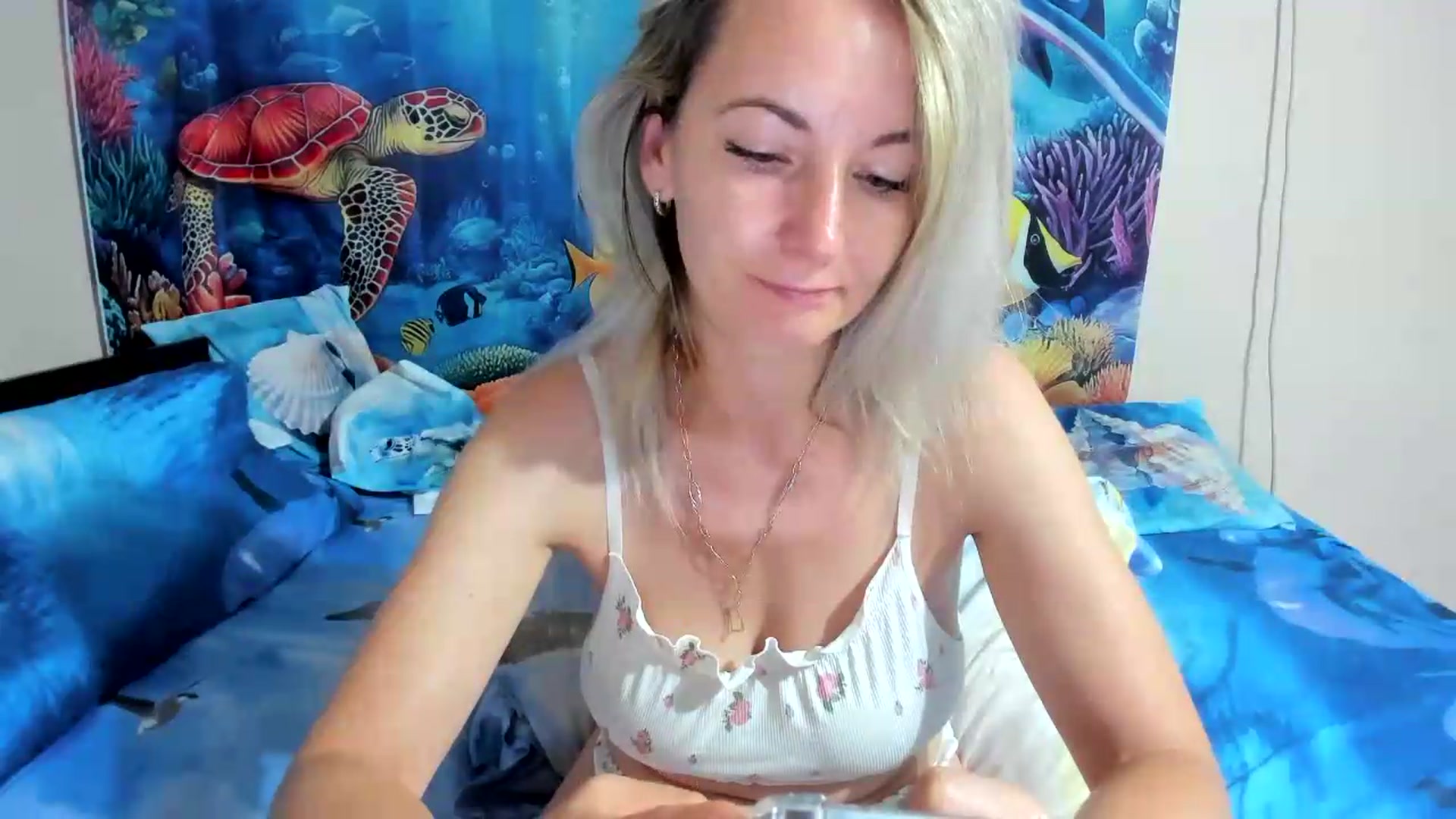 Gallery image thumbnail from elisha4ubbb's myfreecams stream on, 06/27/2026, 03:45 image 2 of 20