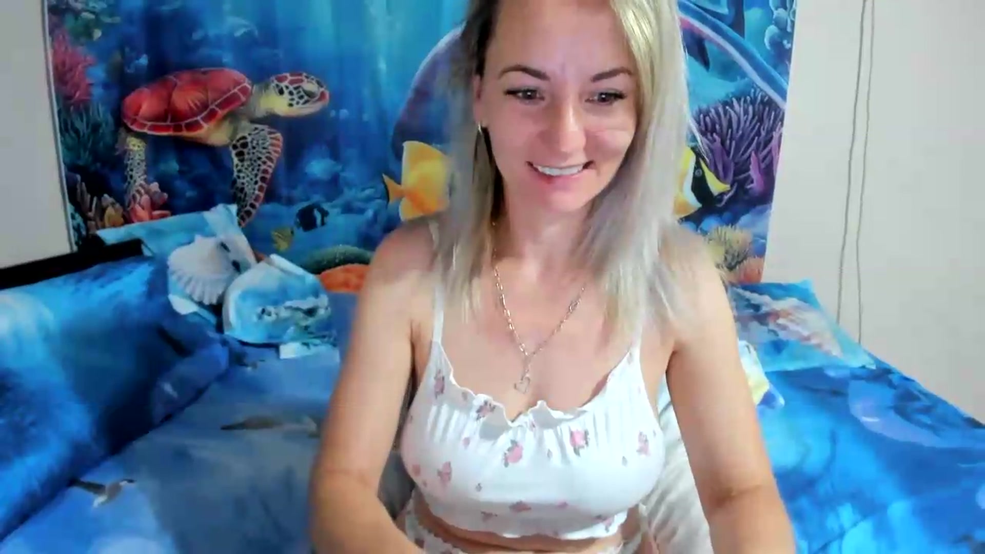 Gallery image thumbnail from elisha4ubbb's myfreecams stream on, 06/27/2026, 03:45 image 6 of 20