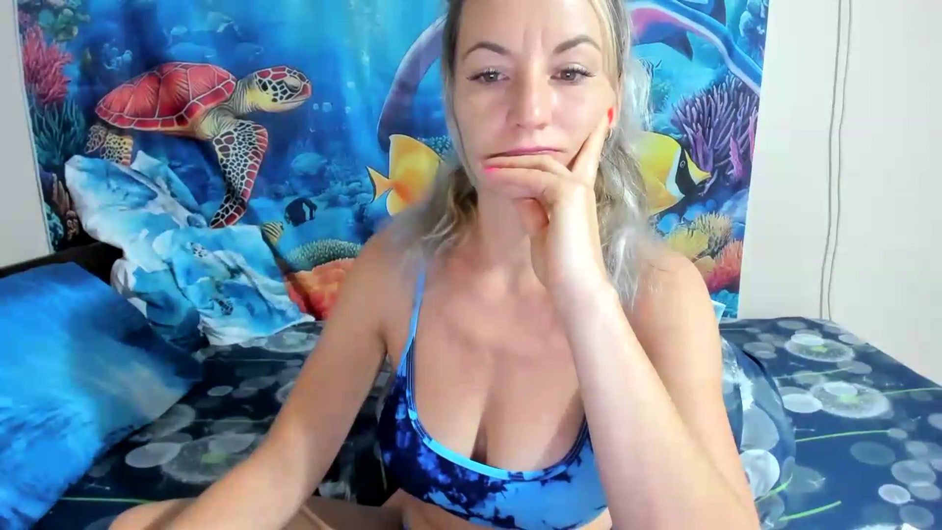 Gallery image thumbnail from elisha4ubbb's myfreecams stream on, 08/06/2026, 03:35 image 10 of 20