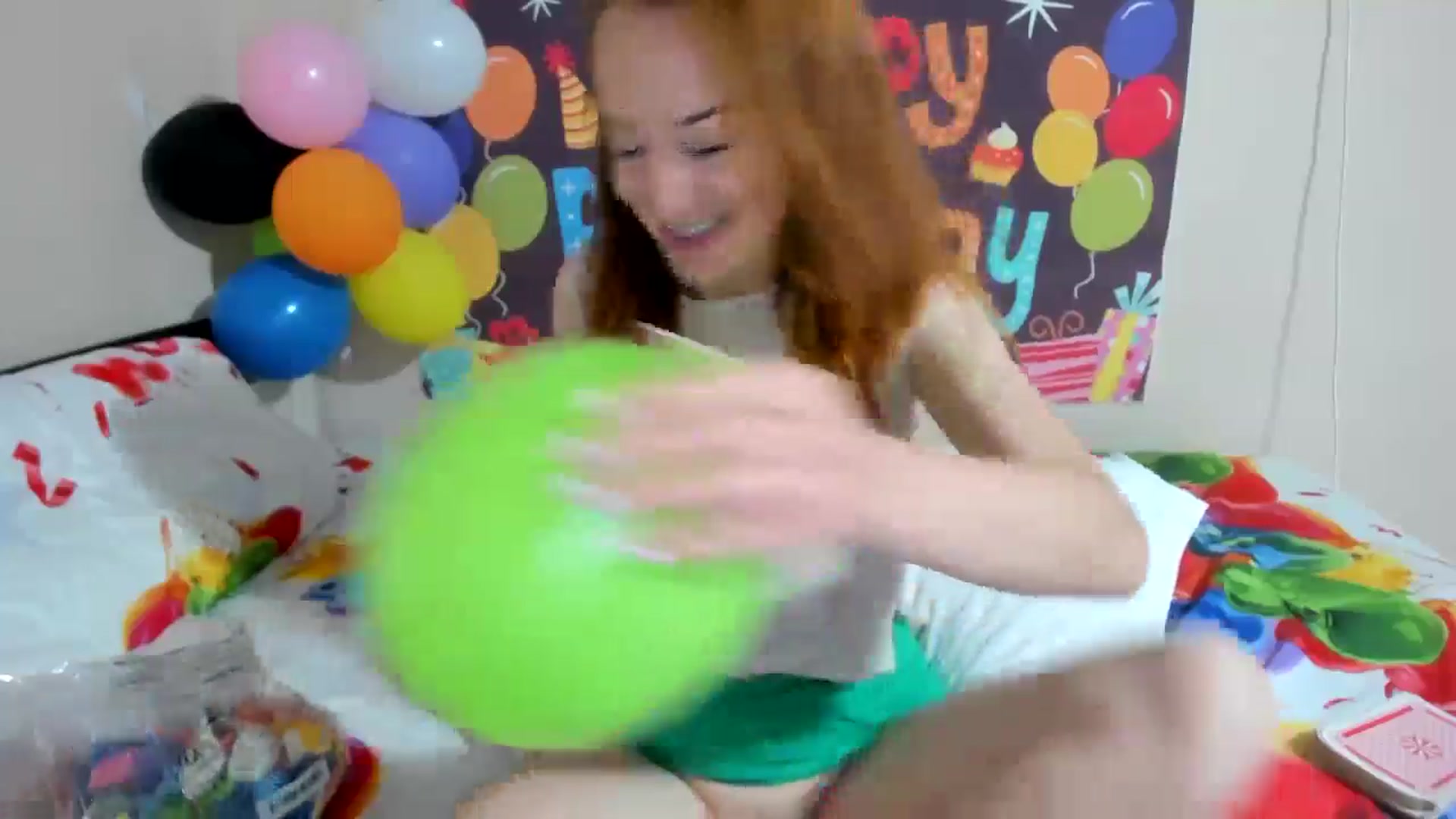Gallery image thumbnail from elishasbday4u's myfreecams stream on, 05/05/2025, 03:49 image 11 of 20
