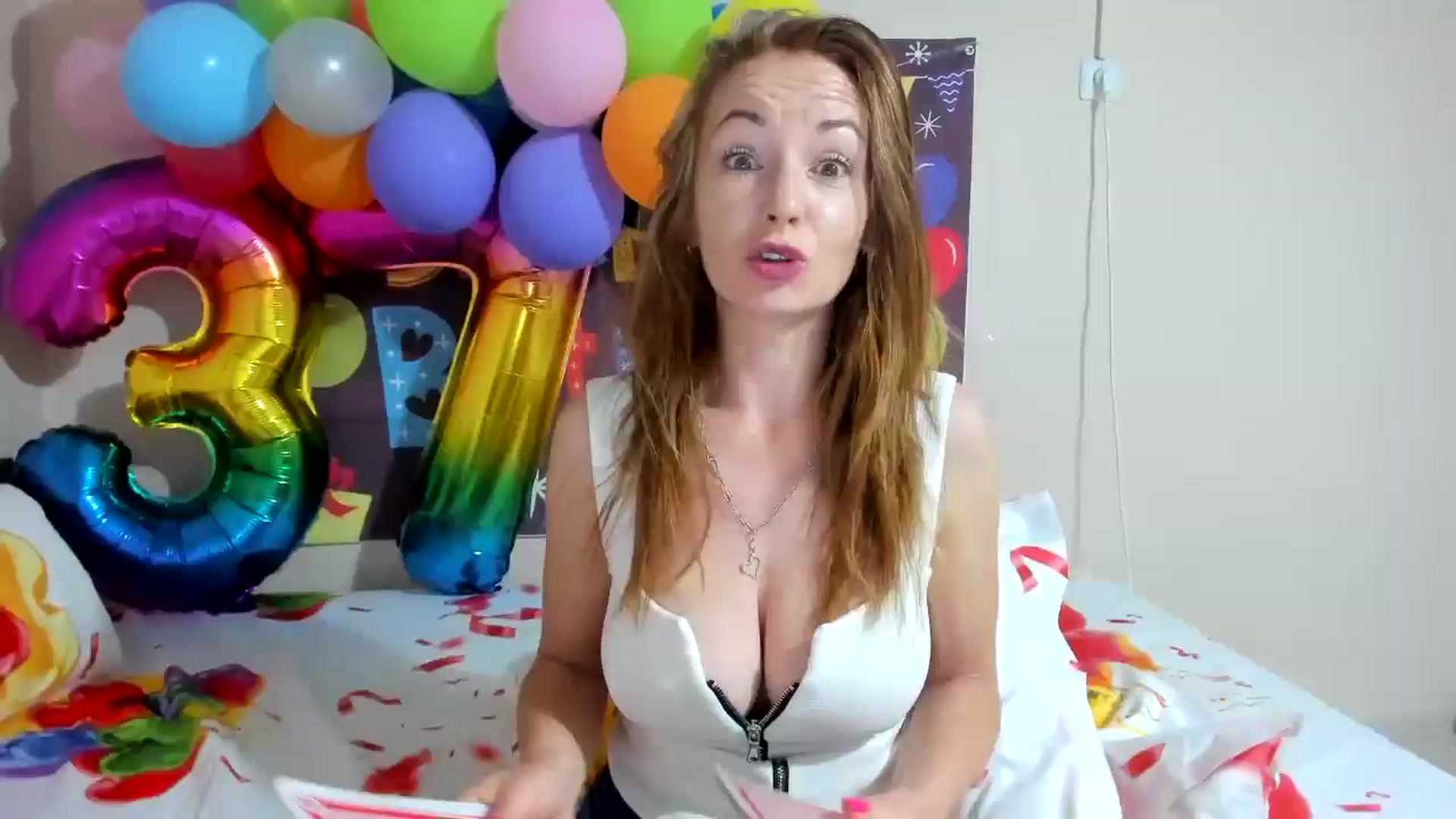 Gallery image thumbnail from elishasbday4u's myfreecams stream on, 05/13/2025, 04:01 image 2 of 20
