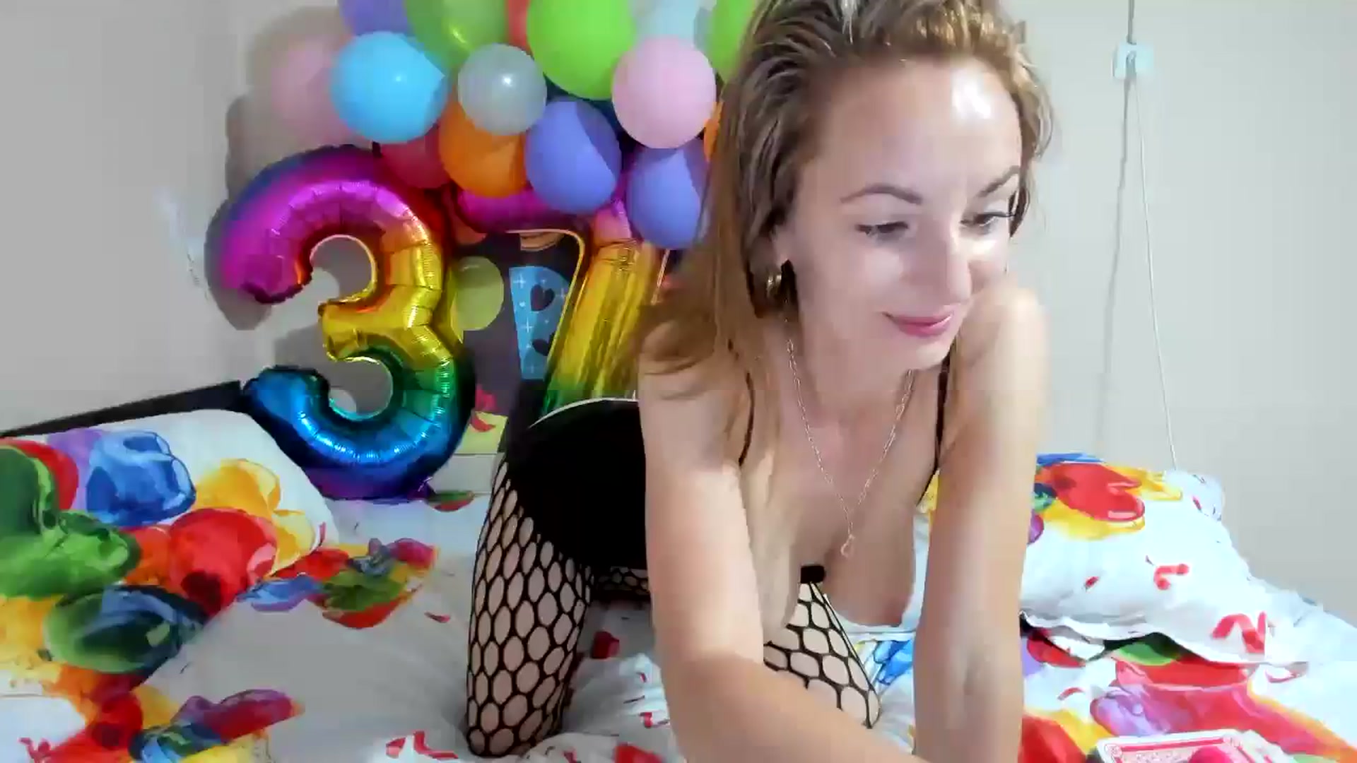 Gallery image thumbnail from elishasbday4u's myfreecams stream on, 05/14/2025, 03:29 image 4 of 20