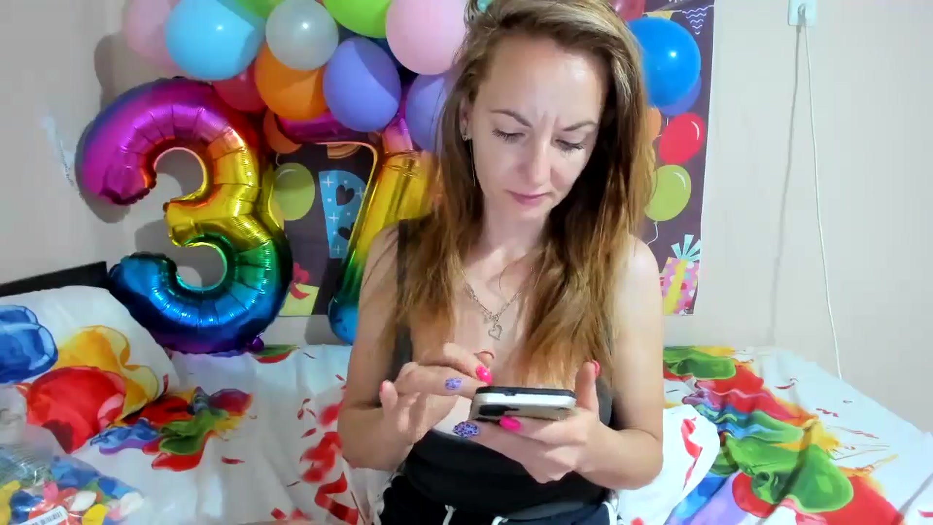 Gallery image thumbnail from elishasbday4u's myfreecams stream on, 05/15/2025, 03:34 image 12 of 20