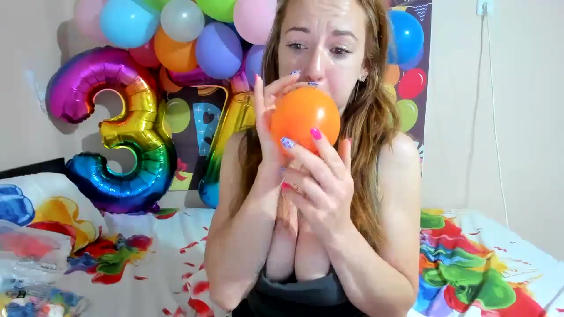 Gallery image thumbnail from elishasbday4u's myfreecams stream on, 05/15/2025, 03:34 image 16 of 20