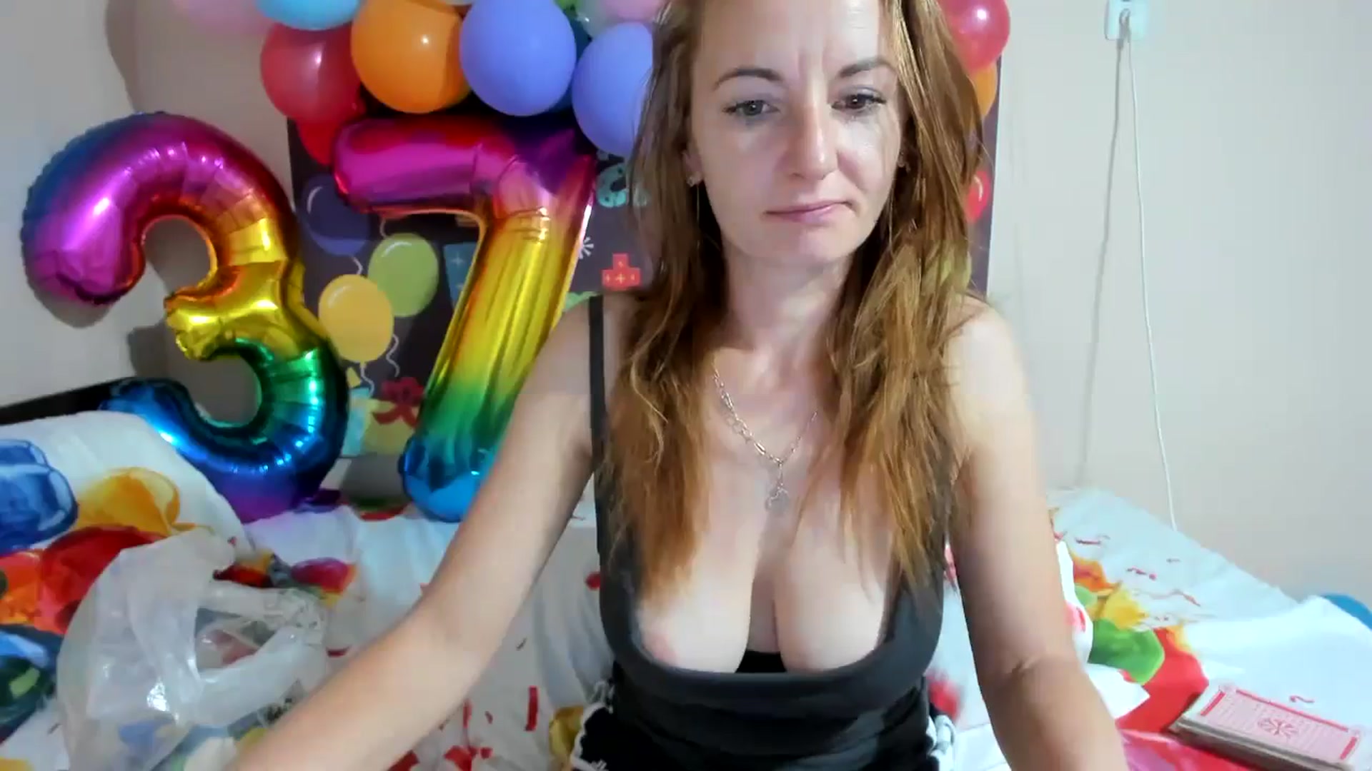 Gallery image thumbnail from elishasbday4u's myfreecams stream on, 05/15/2025, 03:57 image 14 of 20