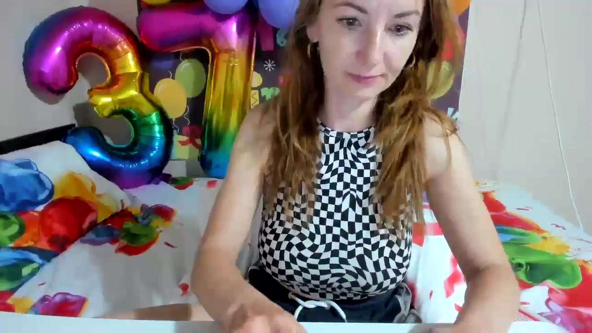 Gallery image thumbnail from elishasbday4u's myfreecams stream on, 05/16/2025, 03:57 image 2 of 20