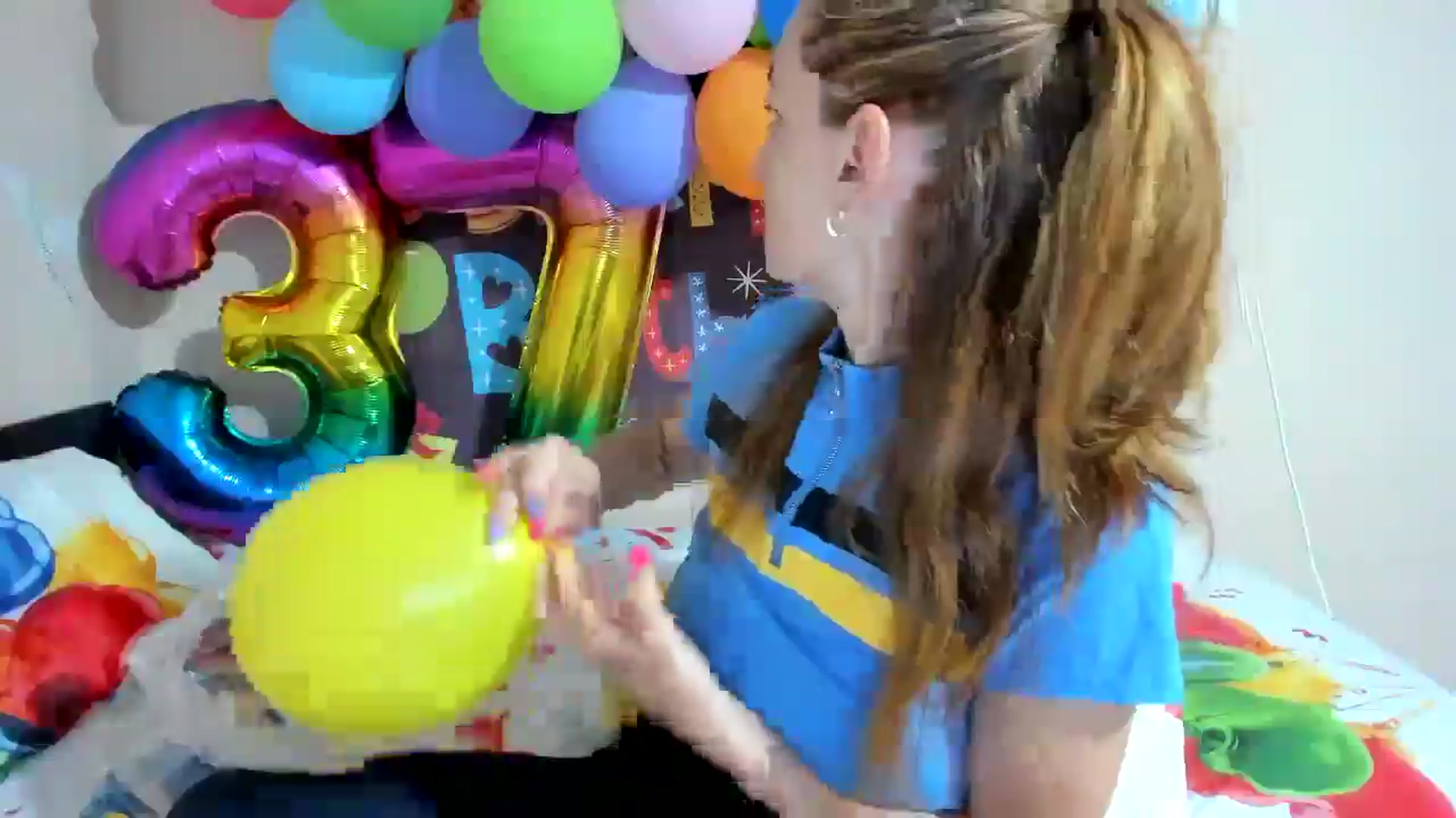 Gallery image thumbnail from elishasbday4u's myfreecams stream on, 05/17/2025, 03:48 image 13 of 20