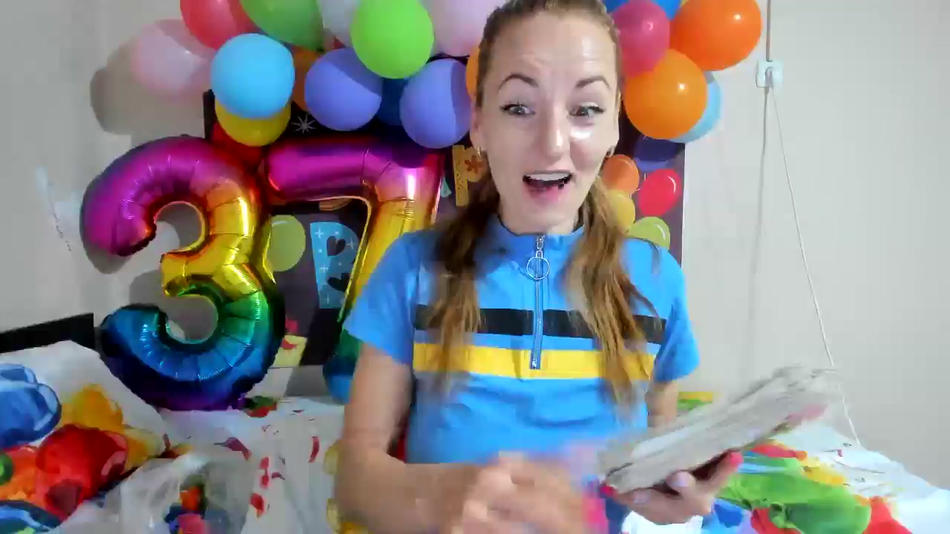 Gallery image thumbnail from elishasbday4u's myfreecams stream on, 05/17/2025, 03:48 image 15 of 20