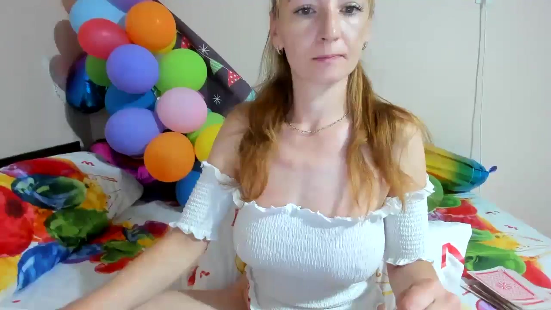 Gallery image thumbnail from elishasbday4u's myfreecams stream on, 05/19/2025, 03:57 image 11 of 20